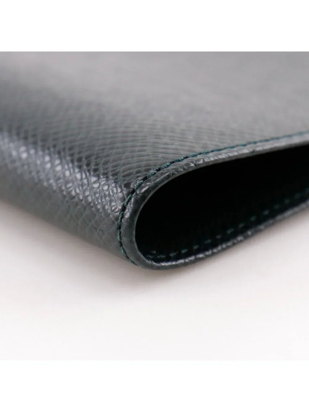 Louis Vuitton Agenda Bureau Notebook Cover Taiga Epi Sear Dark Green